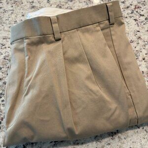 Men's Roundtree & Yorke Khakis